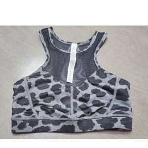 Lululemon Sports Bra High Neck Mesh Gray Leopard Print Racerback Yoga Women’s 2